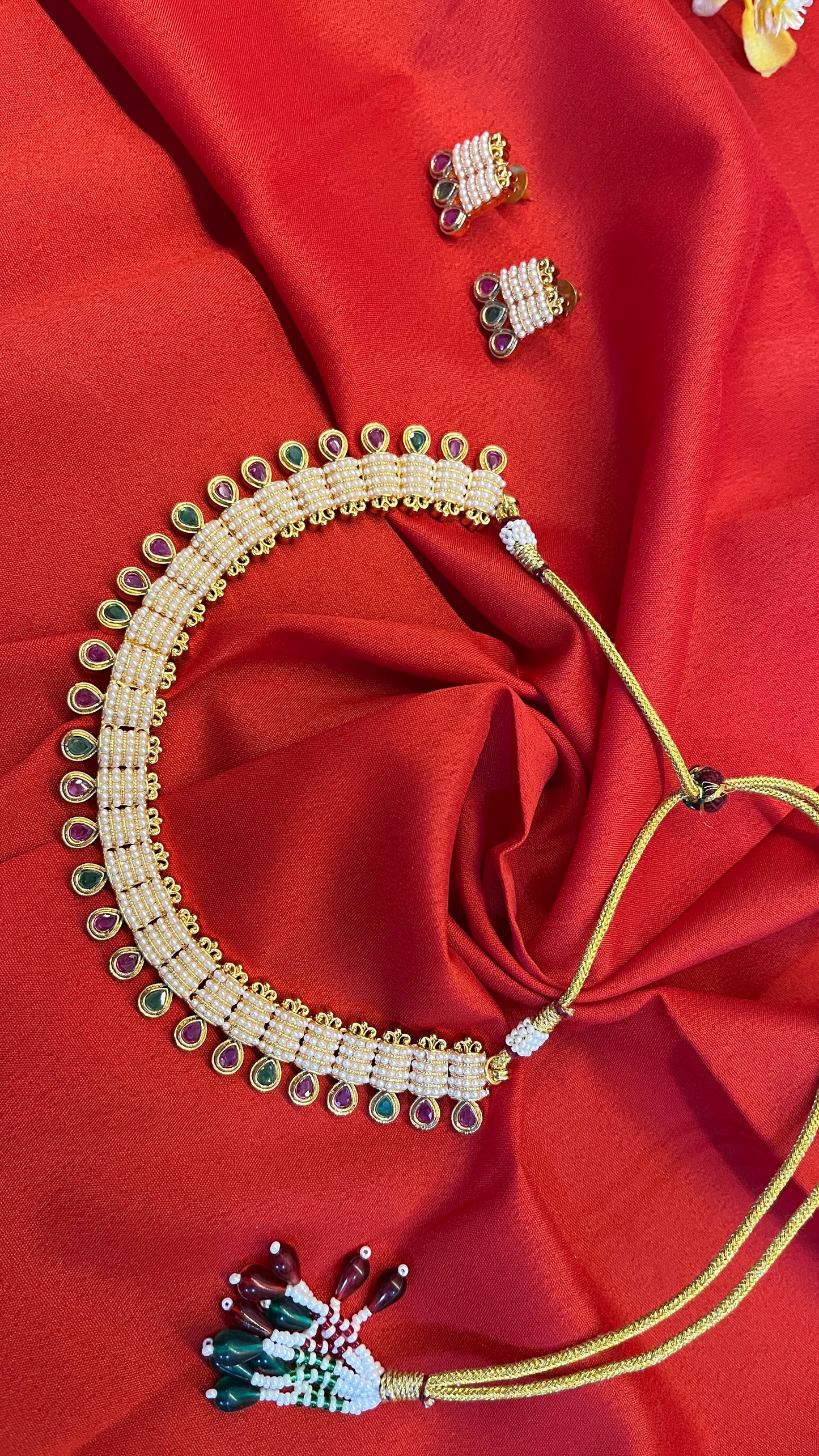 Necklace and chokar