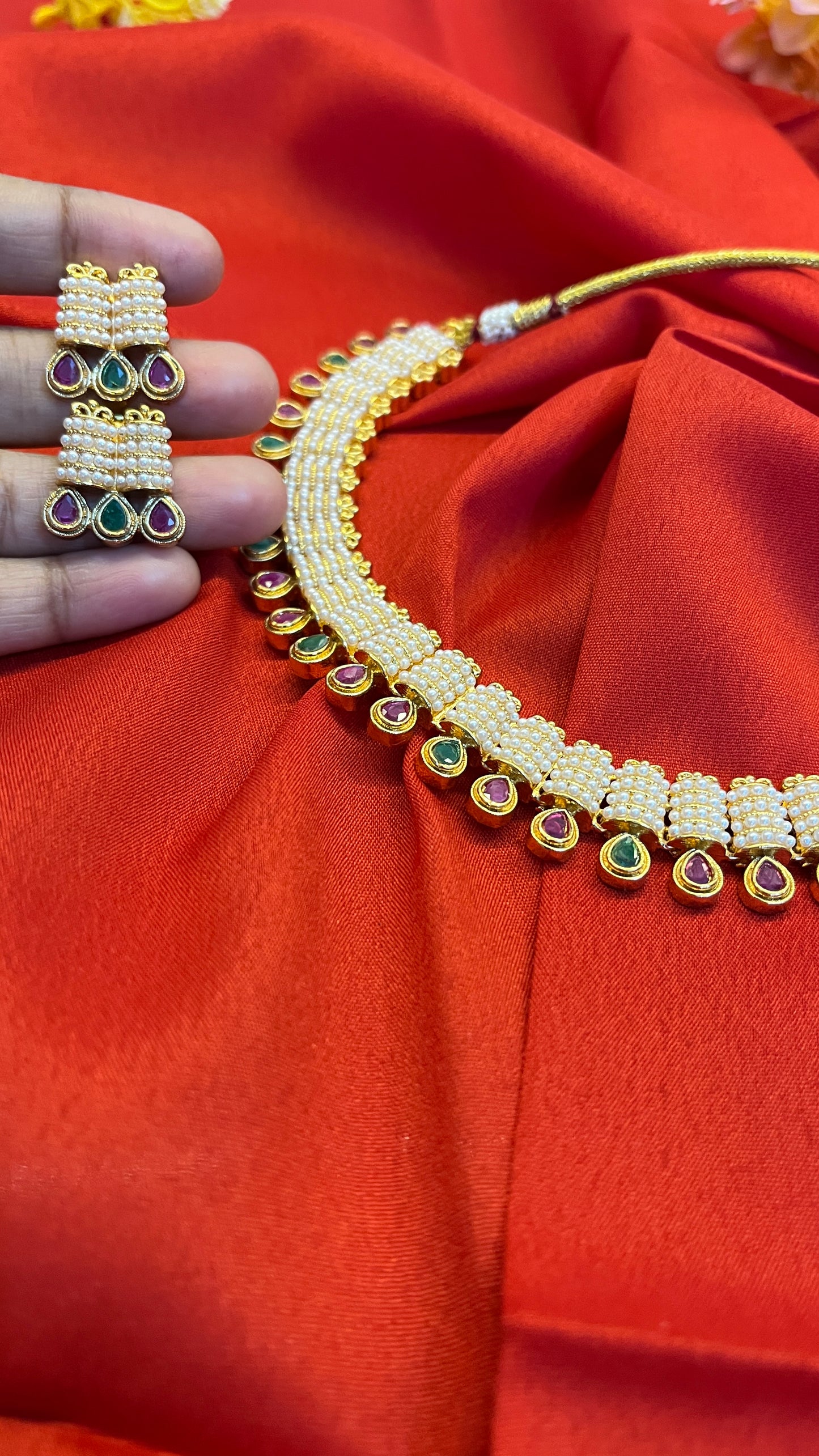 Necklace and chokar